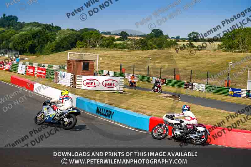 Vintage motorcycle club;eventdigitalimages;mallory park;mallory park trackday photographs;no limits trackdays;peter wileman photography;trackday digital images;trackday photos;vmcc festival 1000 bikes photographs